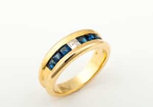 Χρυσό δαχτυλίδι με μπριγιάν και ζαφείρια Εκλεκτά Κοσμήματα