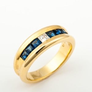 Χρυσό δαχτυλίδι με μπριγιάν και ζαφείρια Εκλεκτά Κοσμήματα