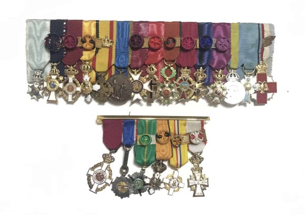 Μπαρέτα Βασιλική με μινιατούρες Παράσημα - Στρατιωτικά μετάλλια - Τάγματα αριστείας